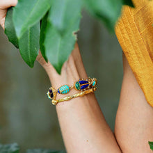 Load image into Gallery viewer, Scarab Petite Cuff - Gold | Capucine De Wulf