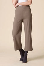 Load image into Gallery viewer, Travel Knit Flood Pant - Umber