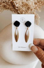 Load image into Gallery viewer, Diamond Black Open Pendant Dangles