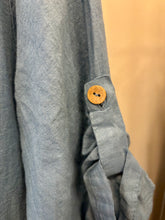 Load image into Gallery viewer, Linen Keyhole/Button Hi-Lo Top - Indie Indie Bang! Bang!