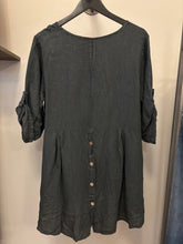 Load image into Gallery viewer, Linen Keyhole/Button Hi-Lo Top - Indie Indie Bang! Bang!