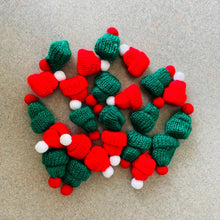 Load image into Gallery viewer, Mini Knit Cap For Bottles Caps