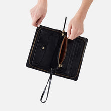 Load image into Gallery viewer, HOBO | Evolve Wristlet Black