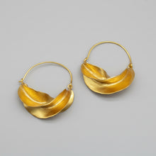 Load image into Gallery viewer, Twisted Baguette Earrings - Indie Indie Bang! Bang!