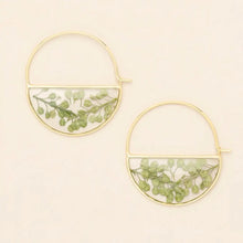 Load image into Gallery viewer, Pressed Flower Earring - Green Peppergrass - Indie Indie Bang! Bang!