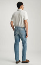 Load image into Gallery viewer, Mavi Seasonal | Zach Straight Leg Light Brushed Supermove - Indie Indie Bang! Bang!