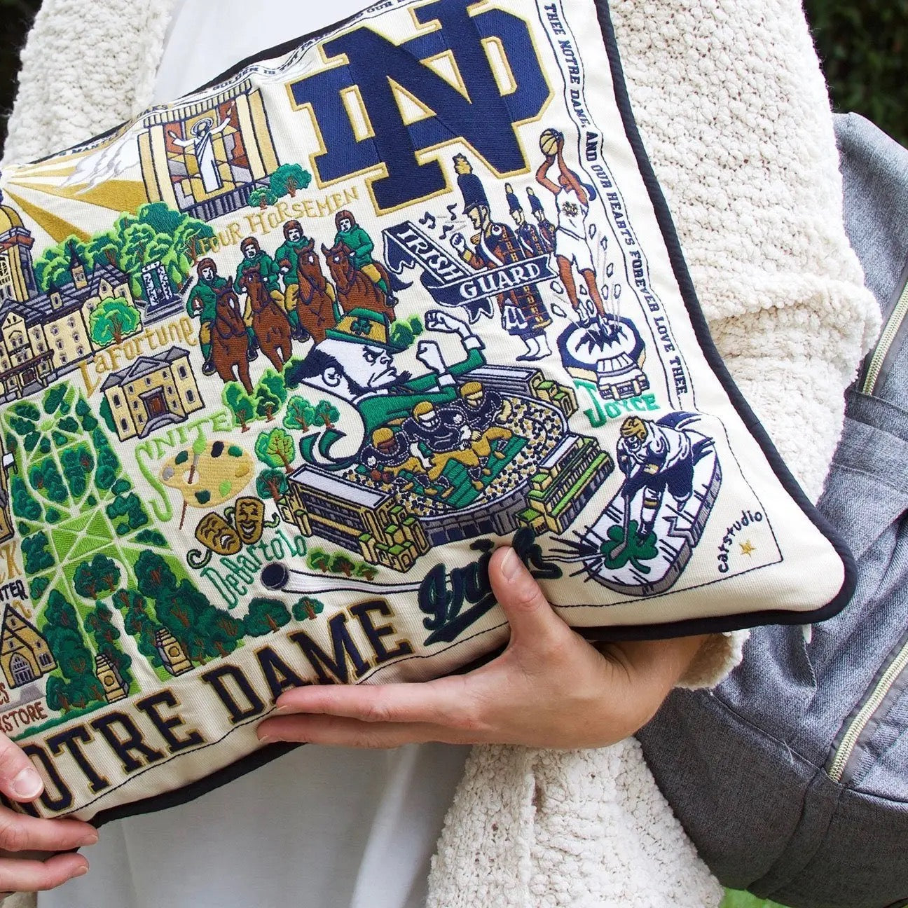 Notre Dame Embroidered Pillow - Thumbnail 2