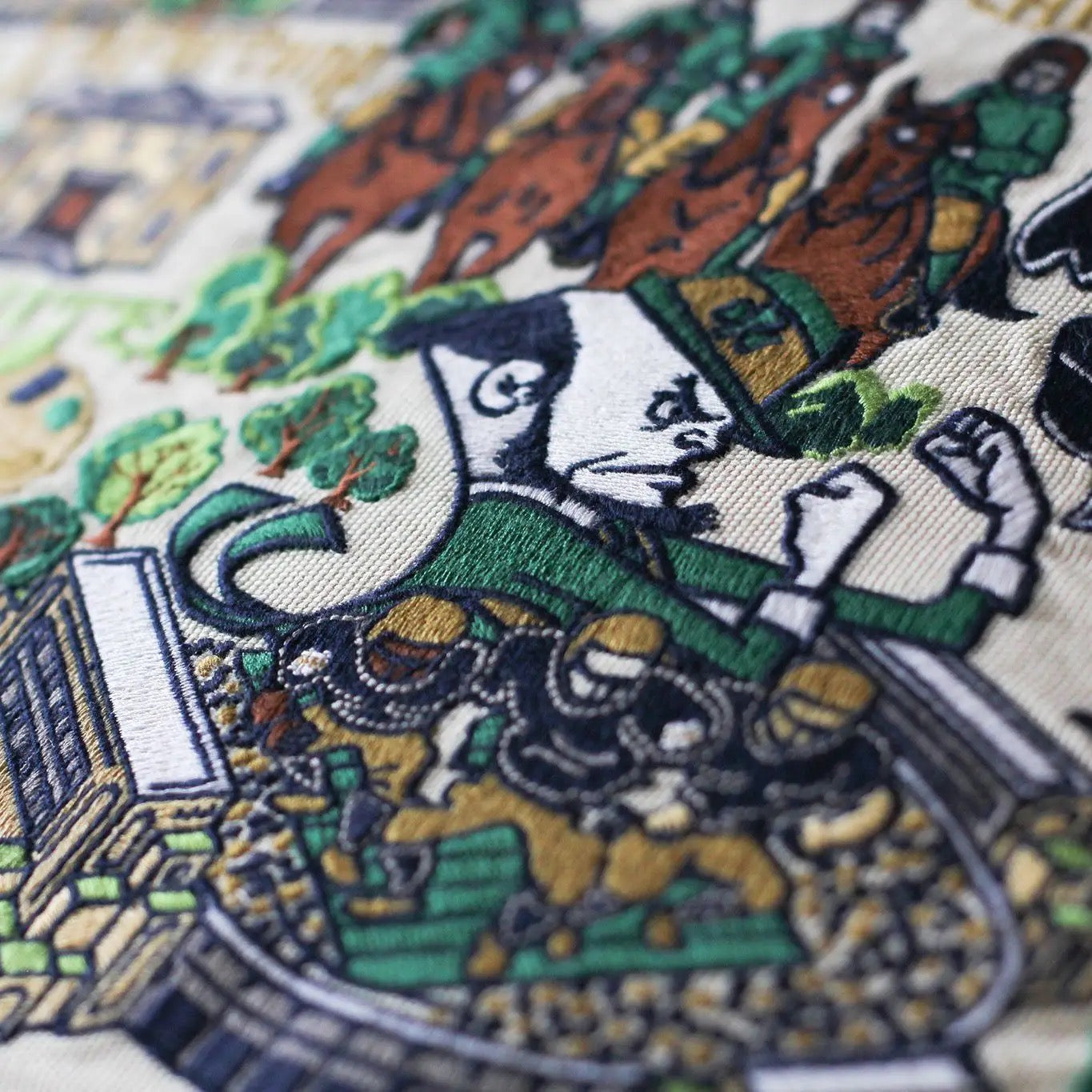 Notre Dame Embroidered Pillow - Thumbnail 4