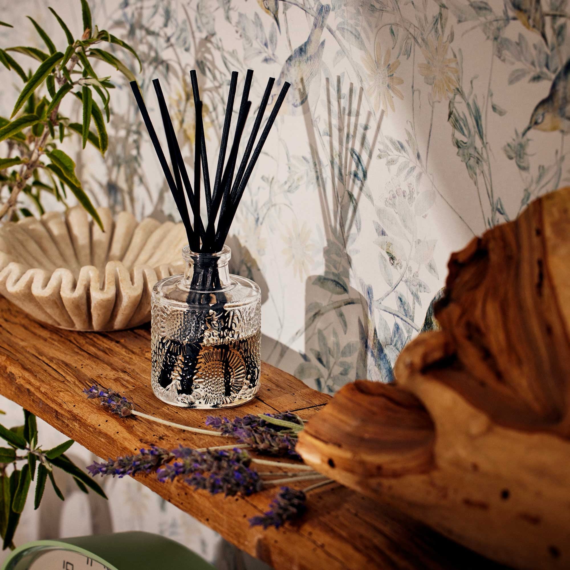 Voluspa Reed Diffuser - Thumbnail 4