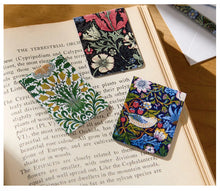 Load image into Gallery viewer, William Morris Magnetic Bookmark - Indie Indie Bang! Bang!