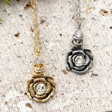 Load image into Gallery viewer, Flower Swarovski Necklace