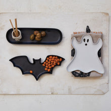 Load image into Gallery viewer, Stoneware Ghost Plate