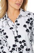 Load image into Gallery viewer, Black + White Floral Blouse - Indie Indie Bang! Bang!