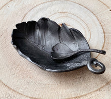 Load image into Gallery viewer, Michael Michaud - Feather Salt Dish - Indie Indie Bang! Bang!
