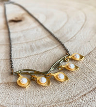 Load image into Gallery viewer, Michael Michaud - Round Leaf Eucalyptus 16&quot; Bar Necklace - Indie Indie Bang! Bang!